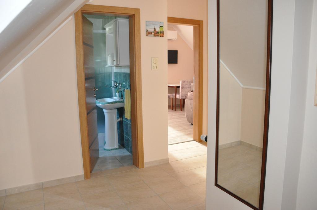 Aria Apartmani Vrdnik Buitenkant foto