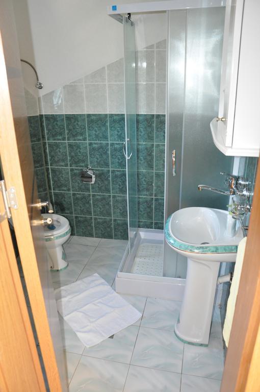 Aria Apartmani Vrdnik Buitenkant foto