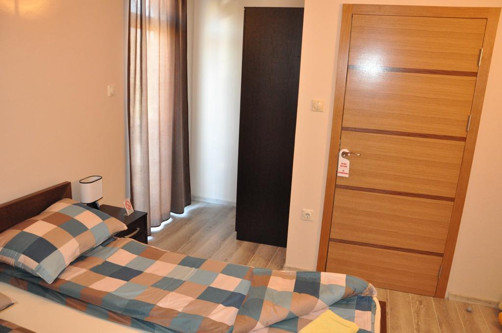 Aria Apartmani Vrdnik Buitenkant foto