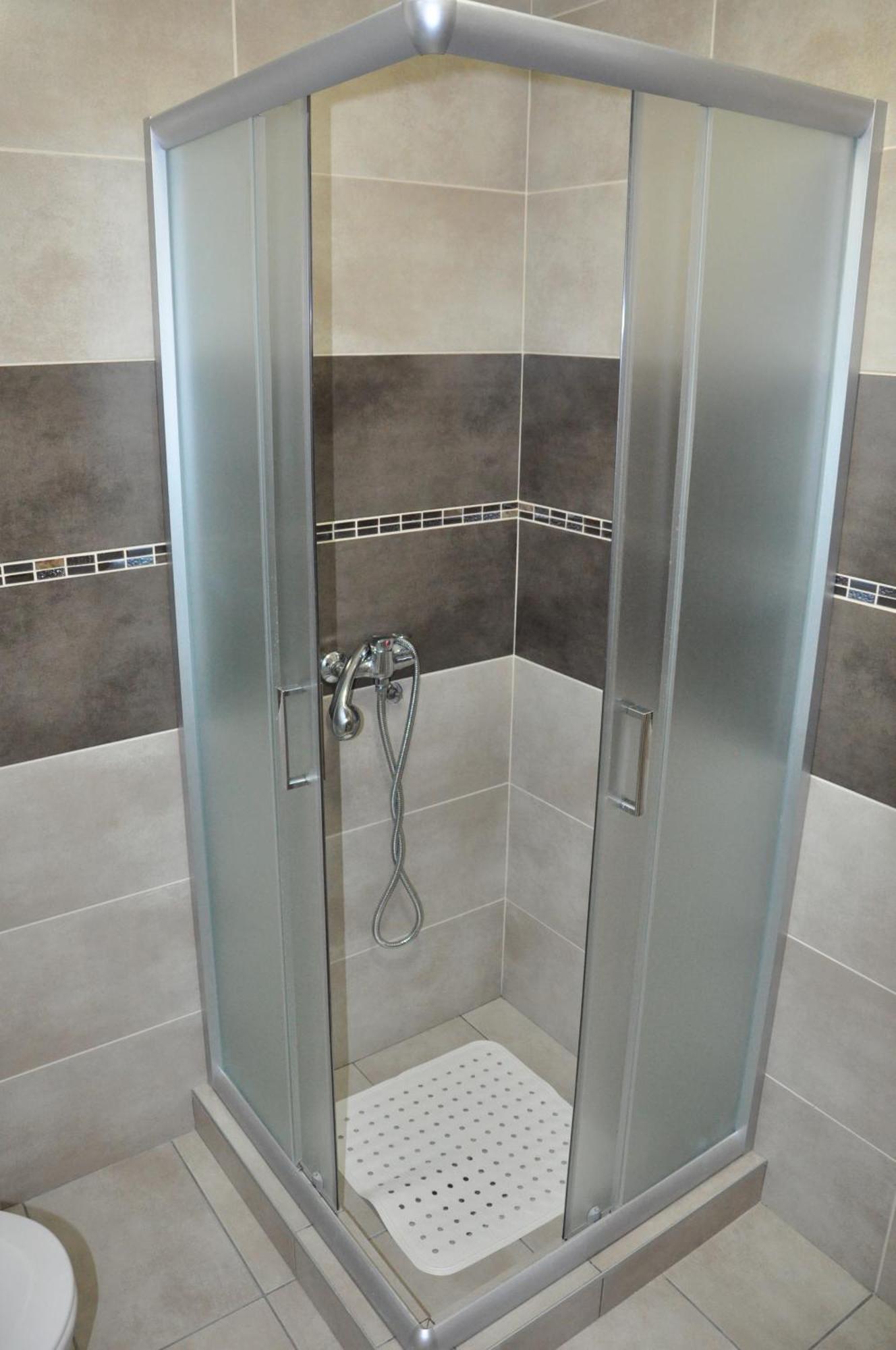 Aria Apartmani Vrdnik Buitenkant foto