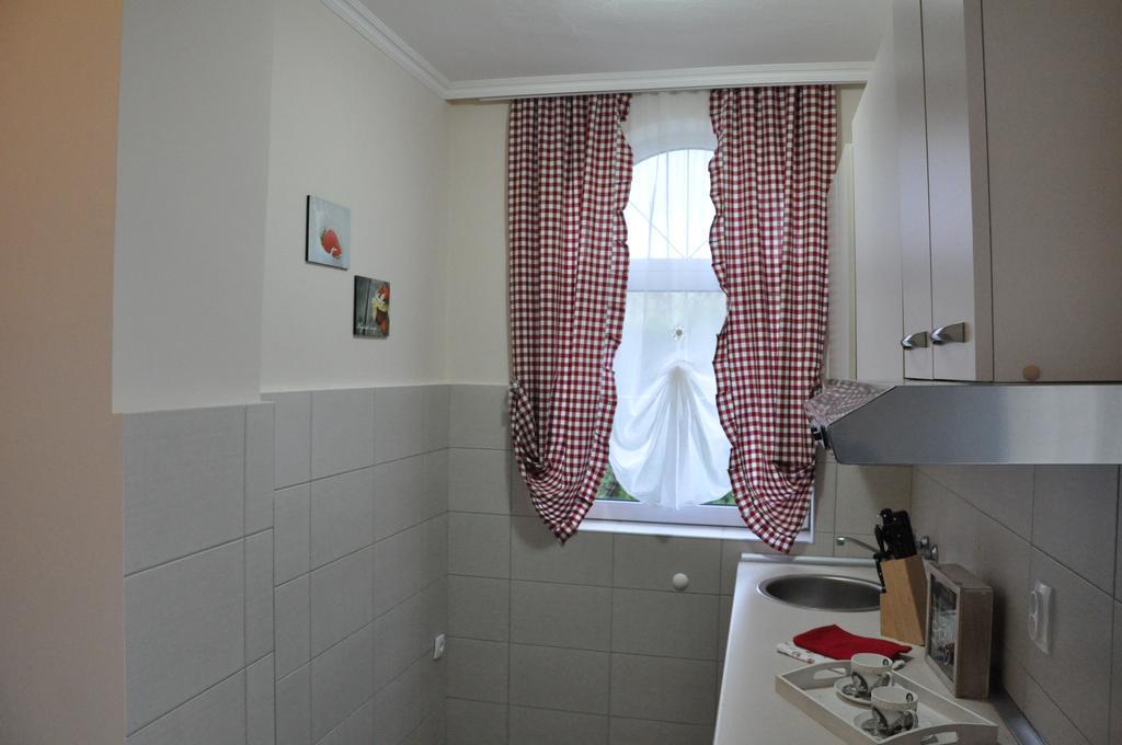 Aria Apartmani Vrdnik Buitenkant foto